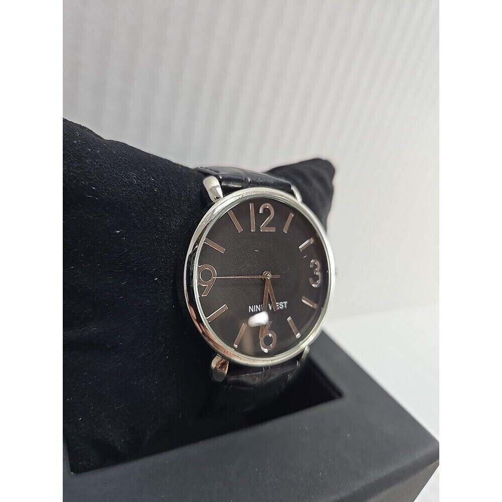 Womens Nine West Silver Tone Gray Watch Black Leather 40mm NW/1559 New Battery - Picture 3 of 10